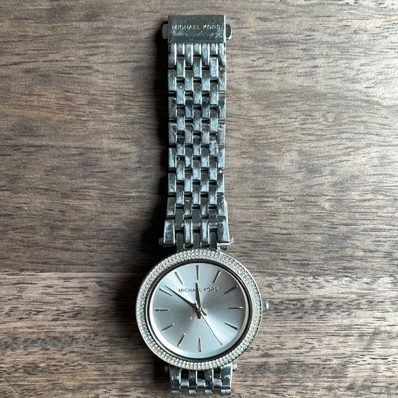 Michael Kors MK3190 Darci Silver Dial Pave Bezel Women's Watch - Picture 3 of 9